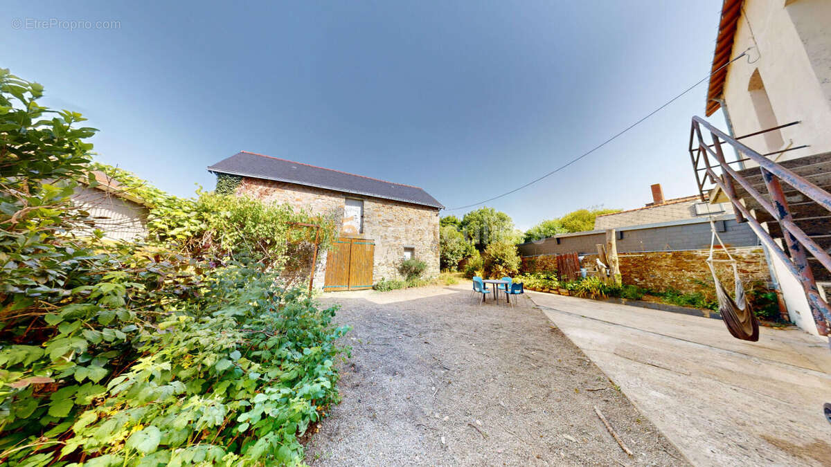 Maison de maître de caractère avec étang, dépendance et parc de 2 300 m² ? Bourg Joué-sur-Erdre - photo 5