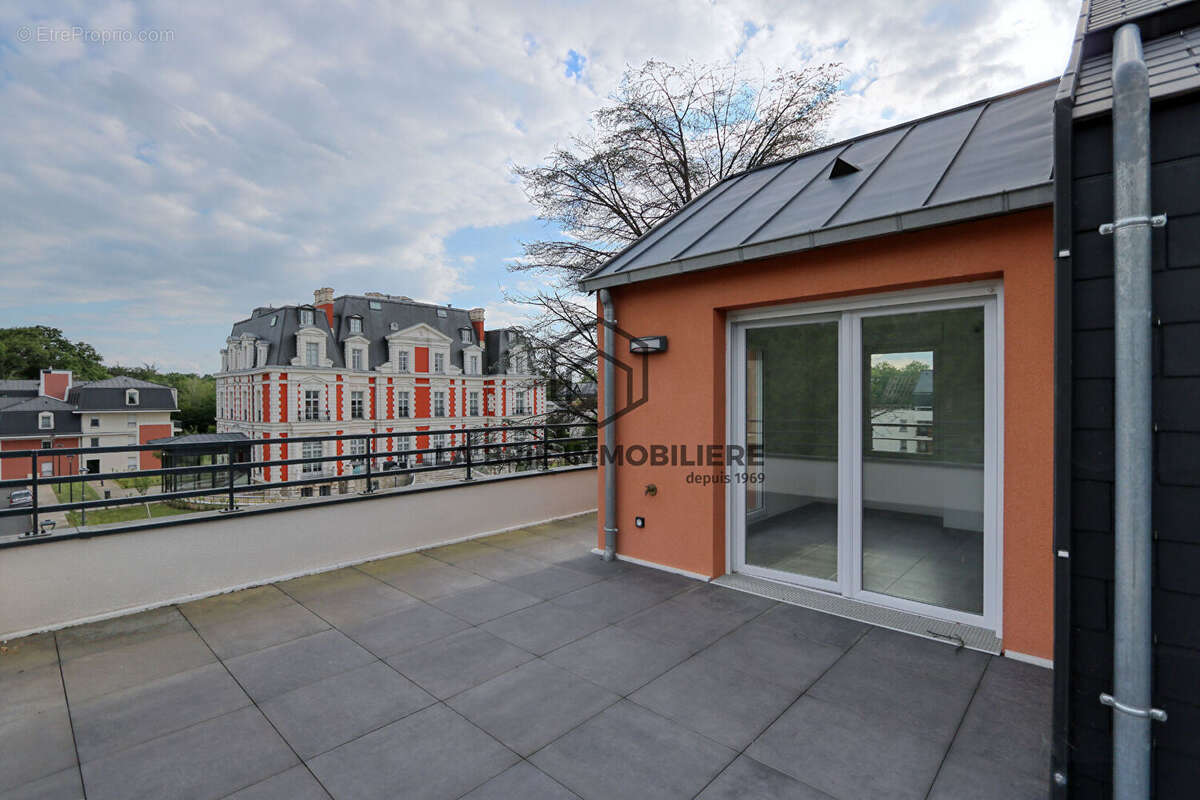 Appartement à EMERAINVILLE