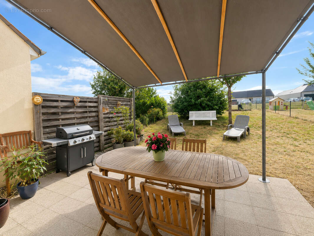 Maison 80 m² à La Chapelle-Saint-Ursin  - photo 16