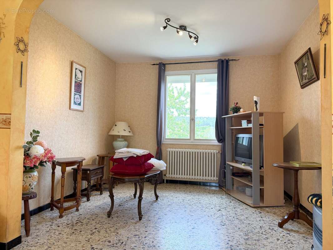 Coin samlon - Maison à MONTFORT-LE-GESNOIS