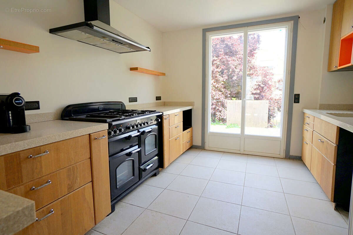 Maison à MEZIERES-SUR-SEINE