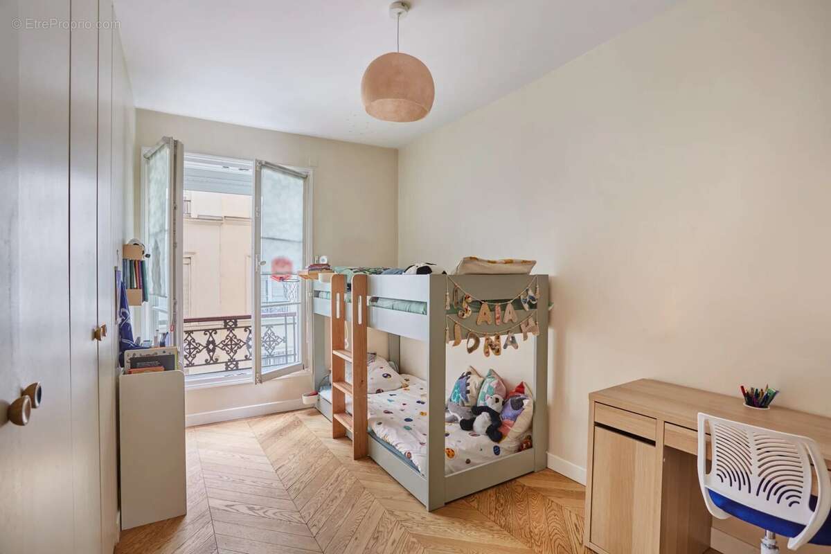 Appartement à PARIS-3E