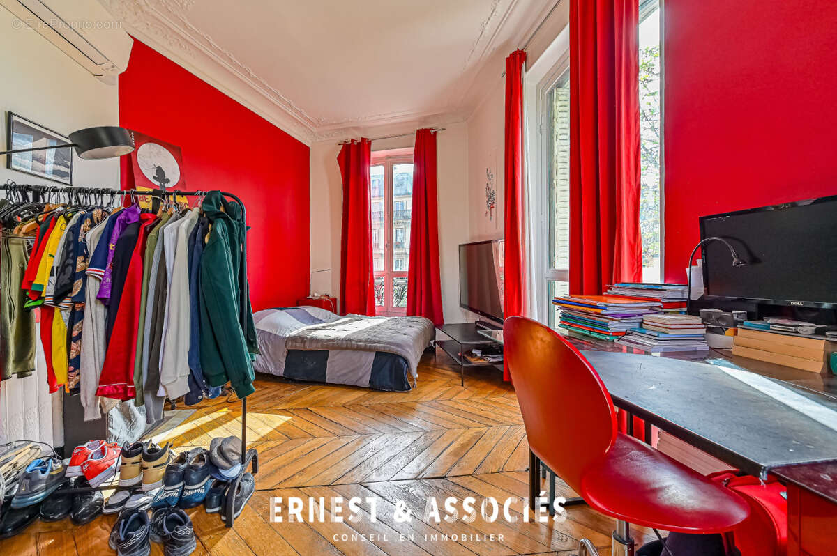 Appartement à PARIS-10E