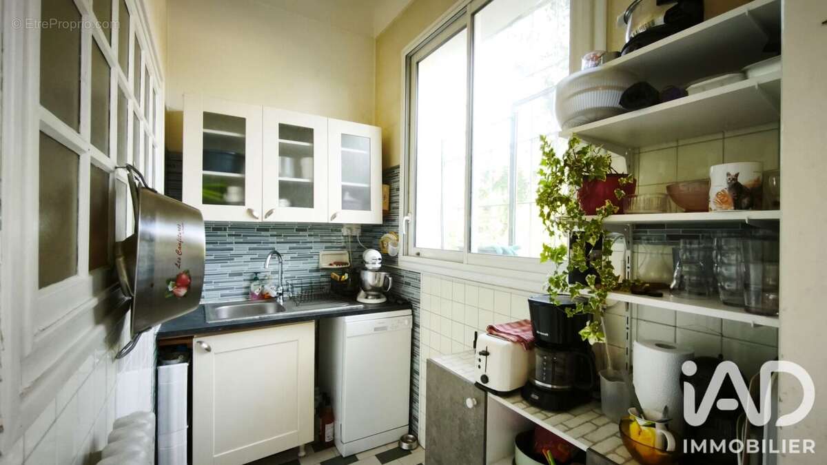 Maison 238 m² à Craponne-Sur-Arzon  - photo 2