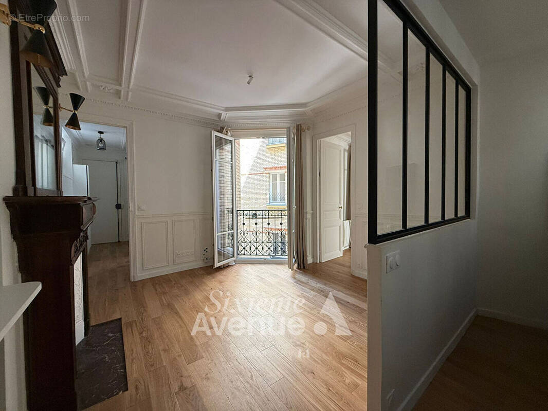 Appartement à PARIS-18E