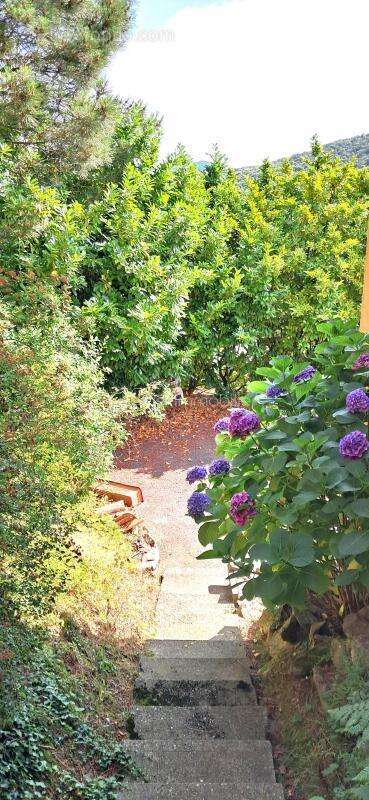 Maison à LES SALLES-DU-GARDON