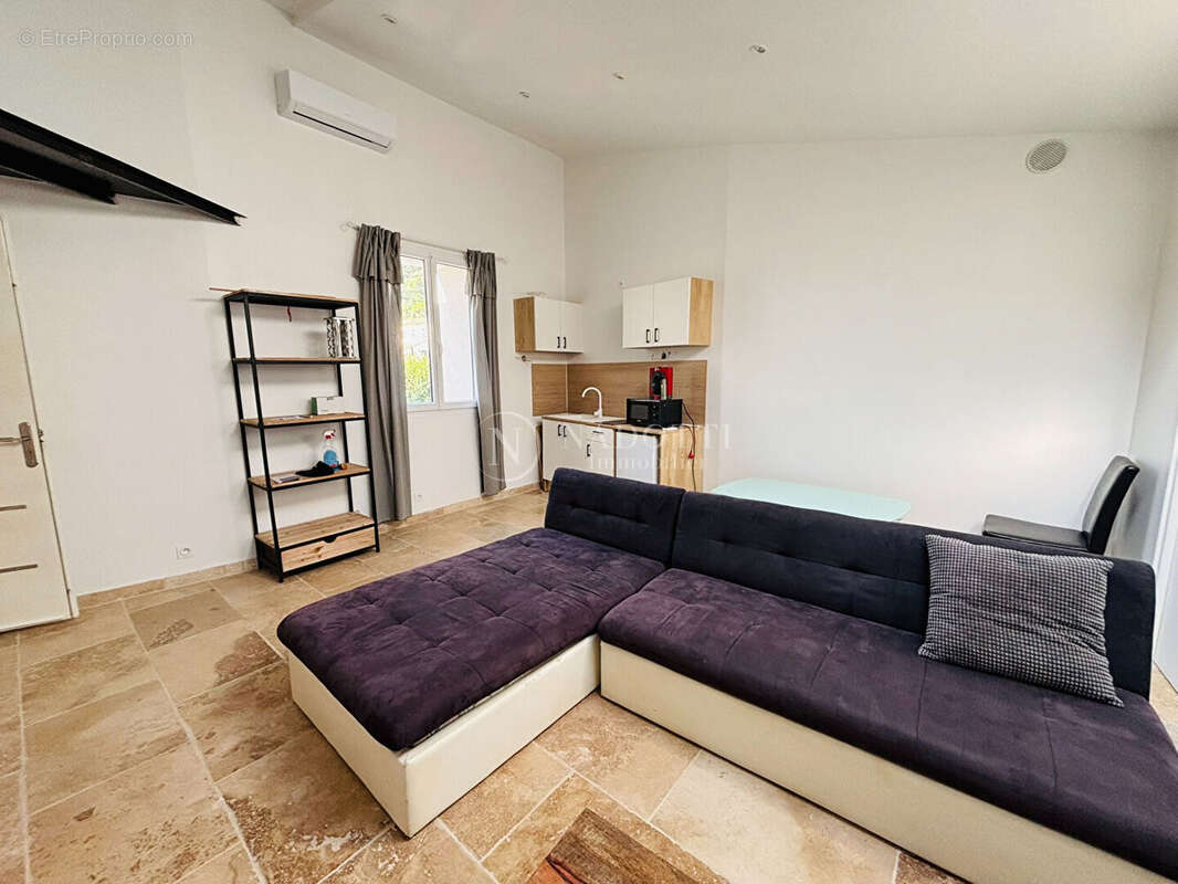 À Vendre  Maison de Ville Rénovée avec Fort Potentiel au Centre de Cavaillon - photo 4