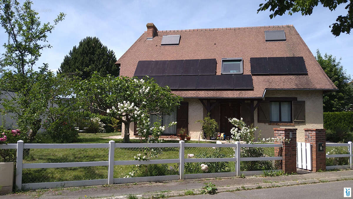 Maison à LE MESNIL-ESNARD