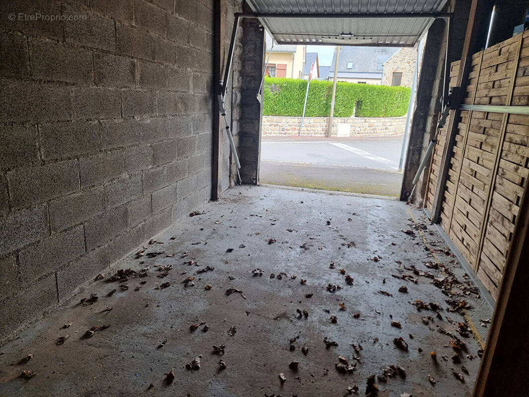Parking à DUCEY
