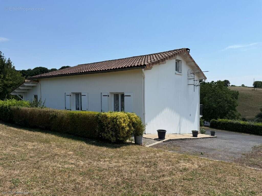 Maison à VILLEFAGNAN