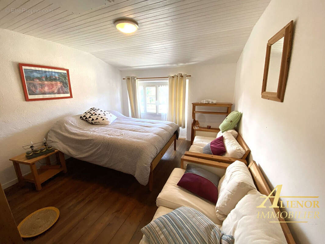 Maison à SAVIGNAC-DE-NONTRON