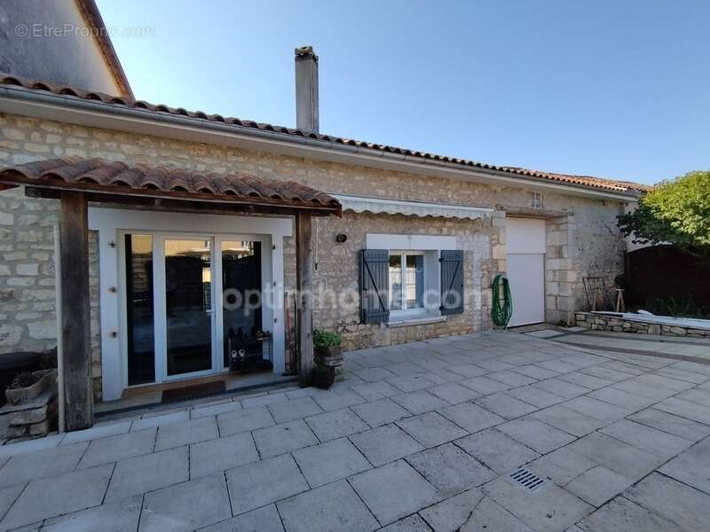 Maison à MORNAC