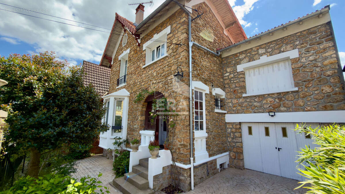 Maison à SAVIGNY-SUR-ORGE