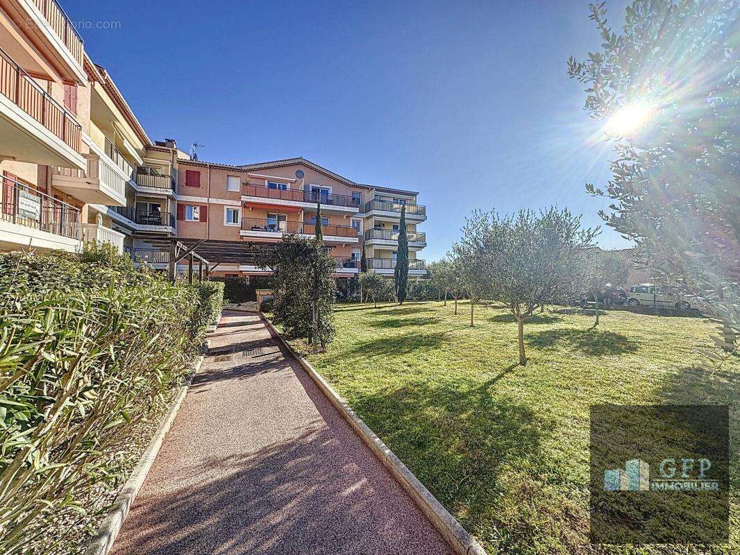 Appartement à BORMES-LES-MIMOSAS