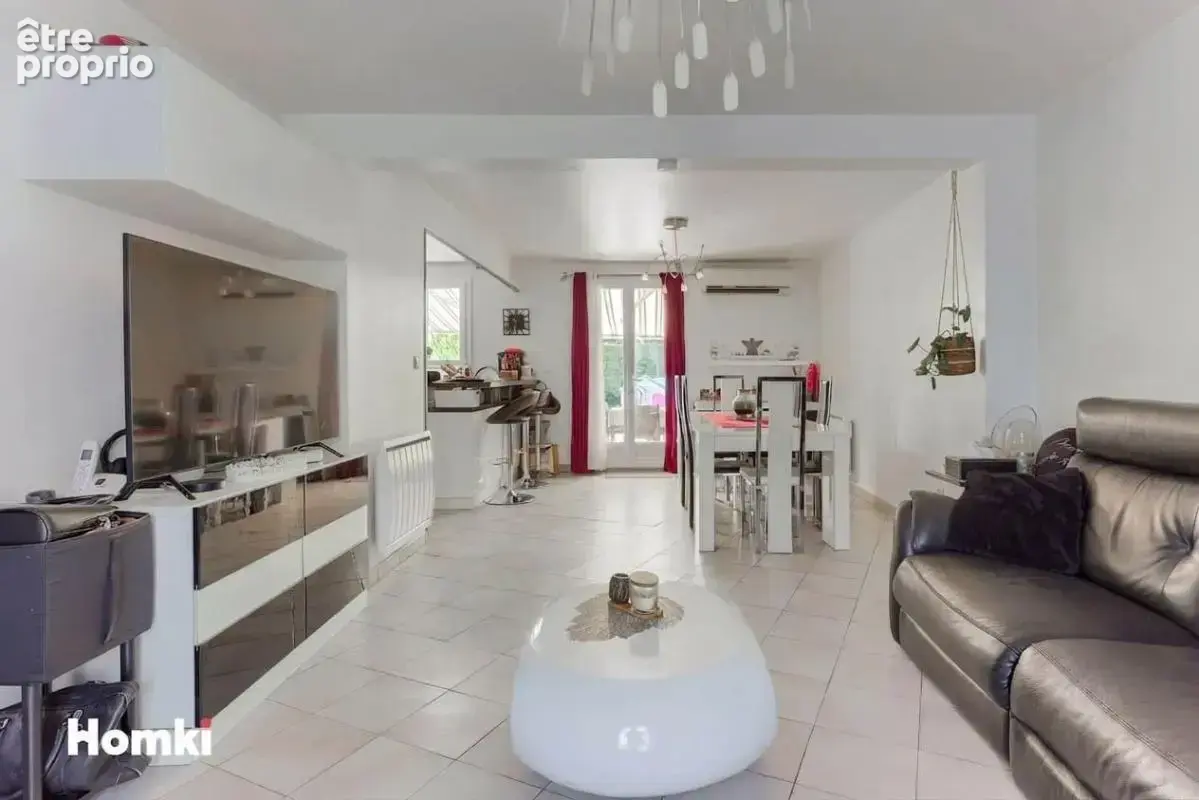 Maison T7 de 135 m² à Combs-la-Ville 77380 - photo 2