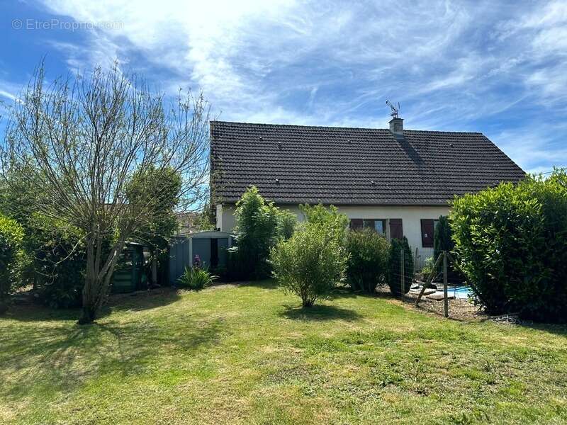 Maison à PRECY-SOUS-THIL