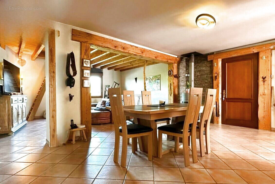 Maison à SCIENTRIER