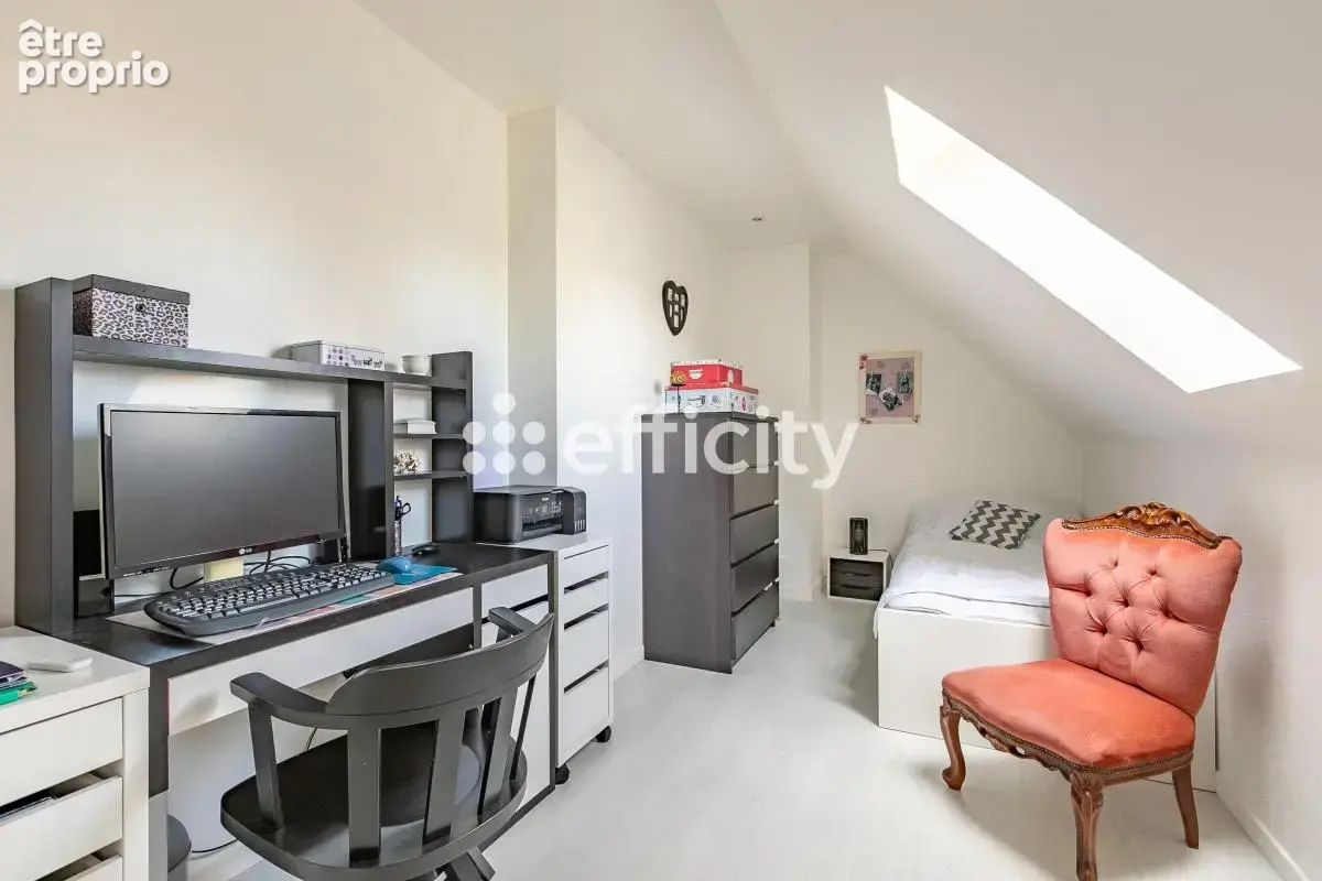 Maison 110 m² à Crepy-En-Valois  - photo 13