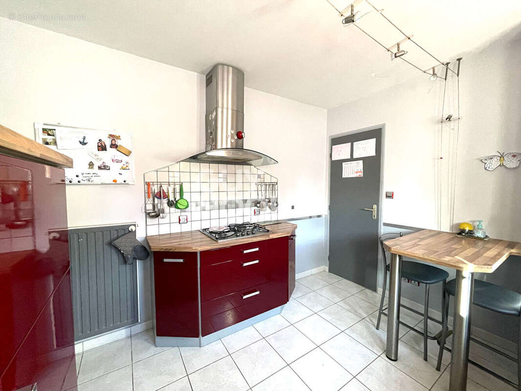 Maison T4 de 93 m²  hab. avec piscine - photo 8