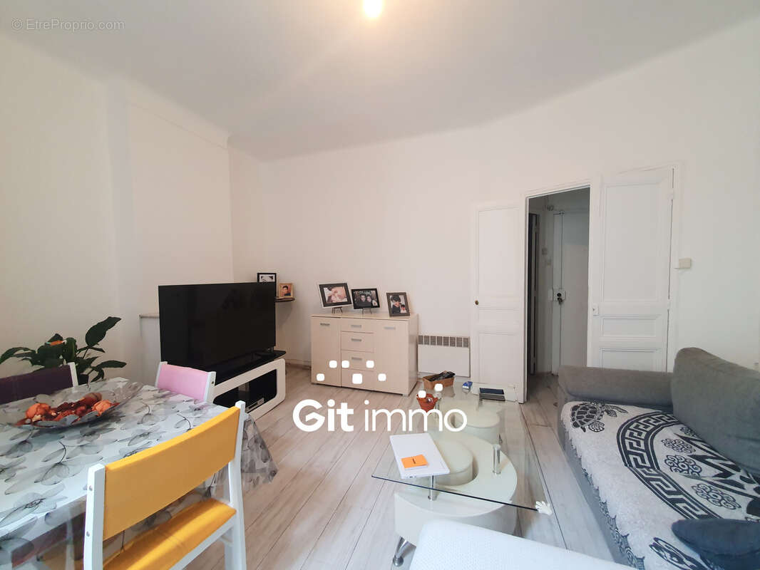 Appartement à MARSEILLE-5E