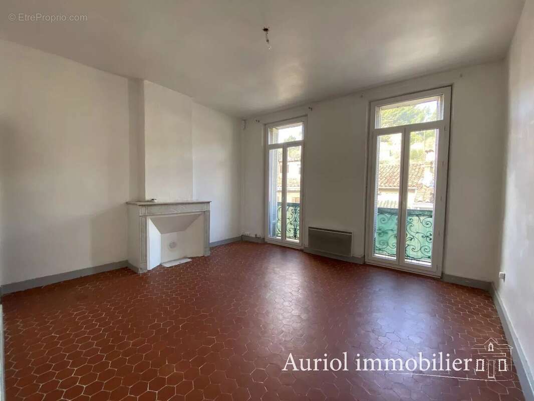 Appartement à AURIOL