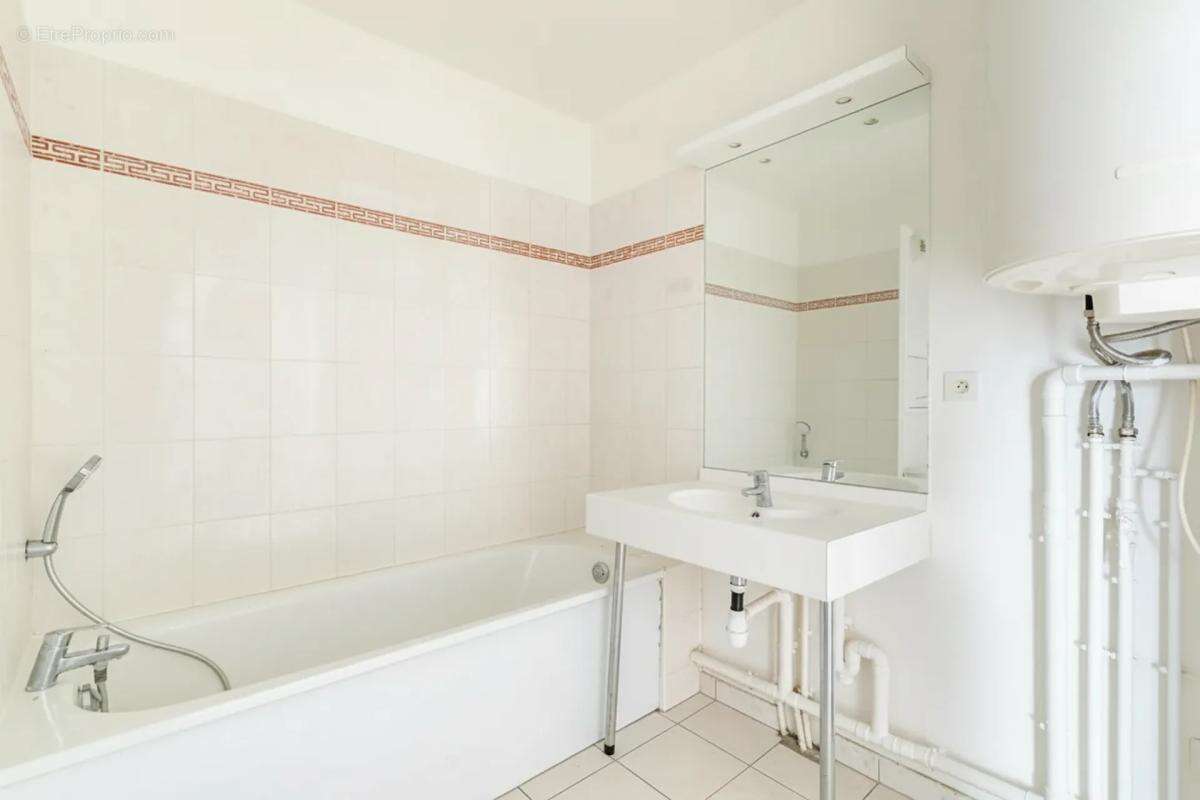 Appartement rénové 2P avec balcon à Drancy - photo 11
