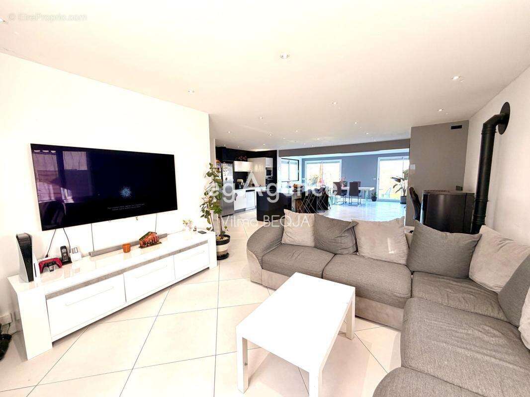 Maison à EGRISELLES-LE-BOCAGE