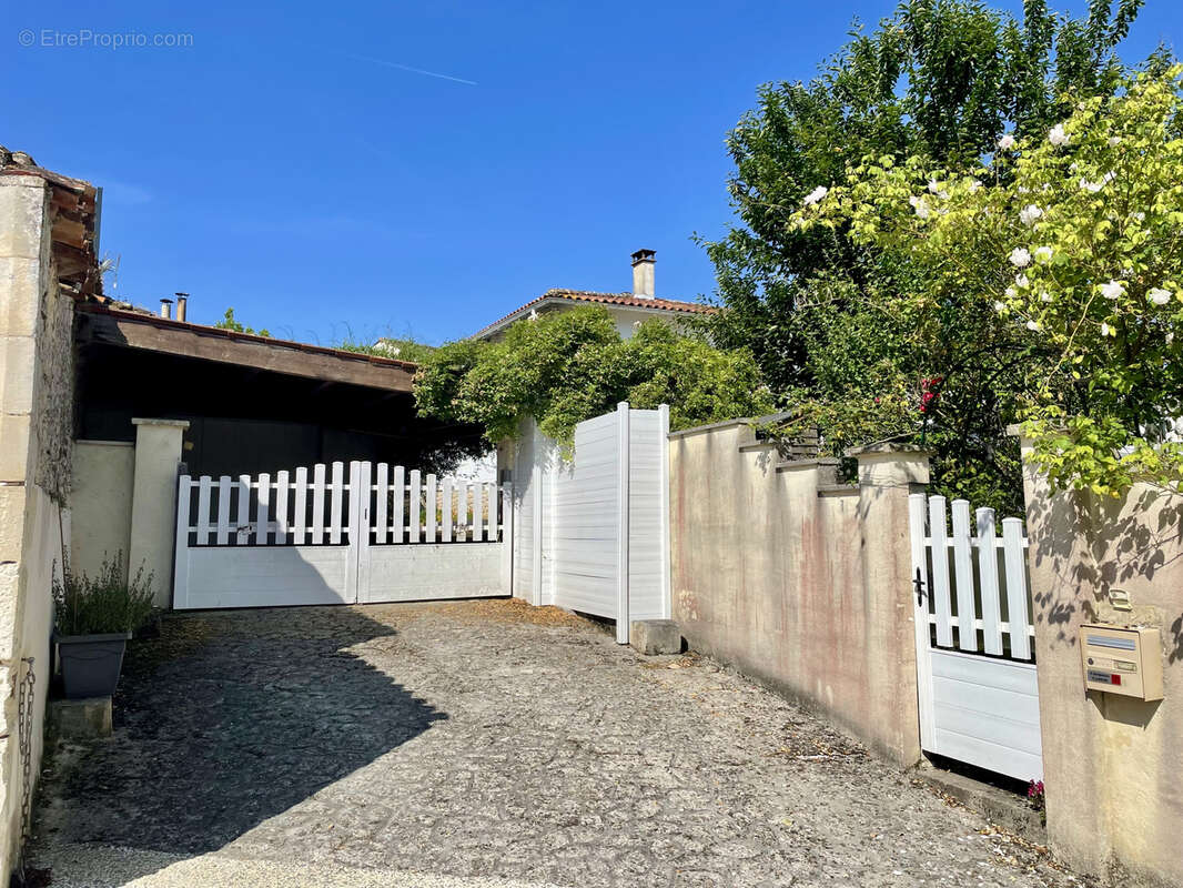 Maison à PORT-D'ENVAUX
