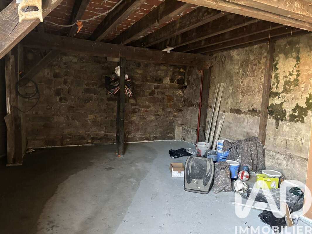 Appartement 85 m² à Montceau-Les-Mines  - photo 4
