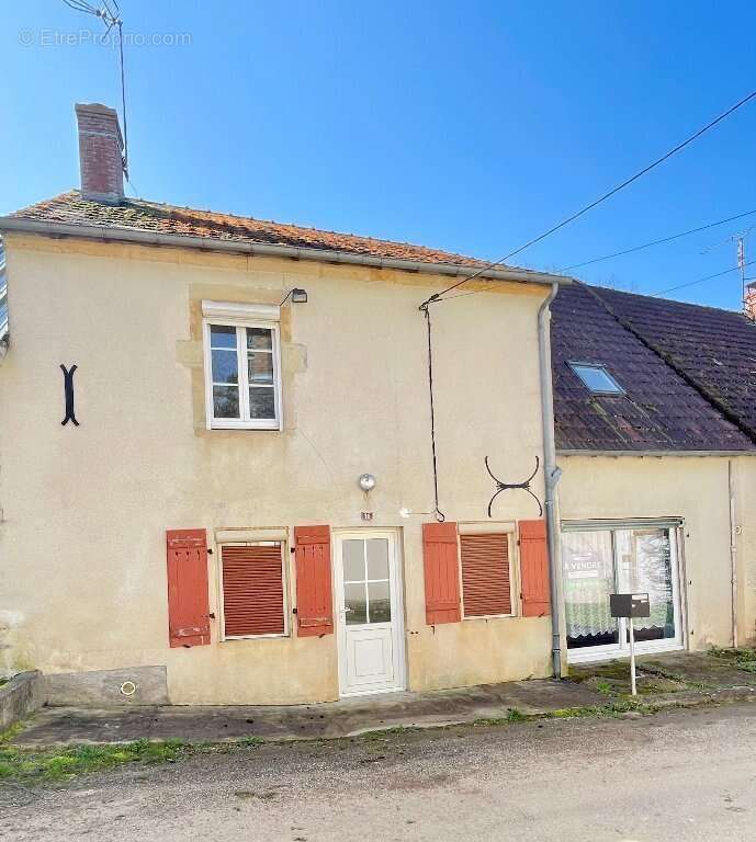 Maison à MAUX