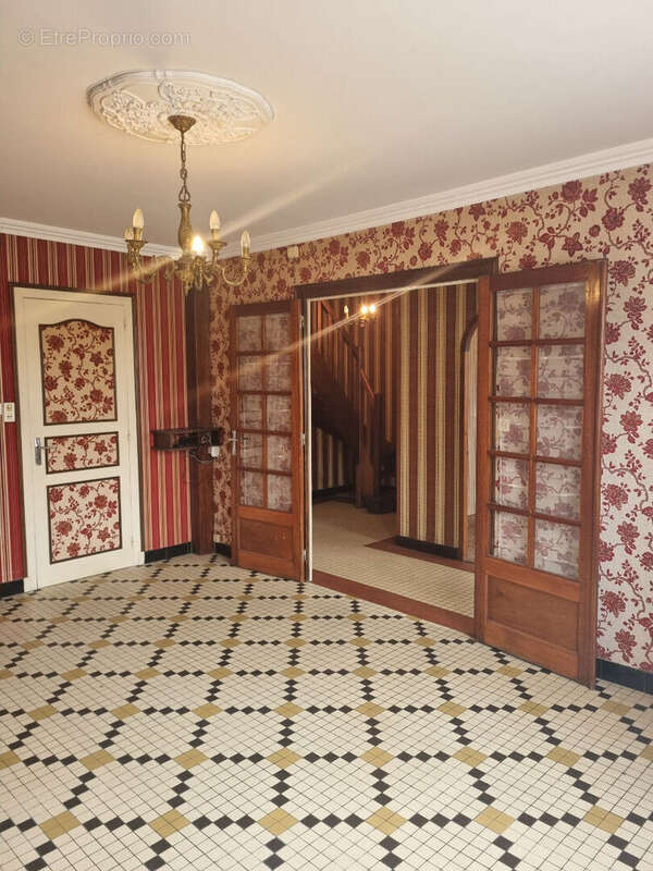 Maison à BEAULIEU-SUR-LAYON