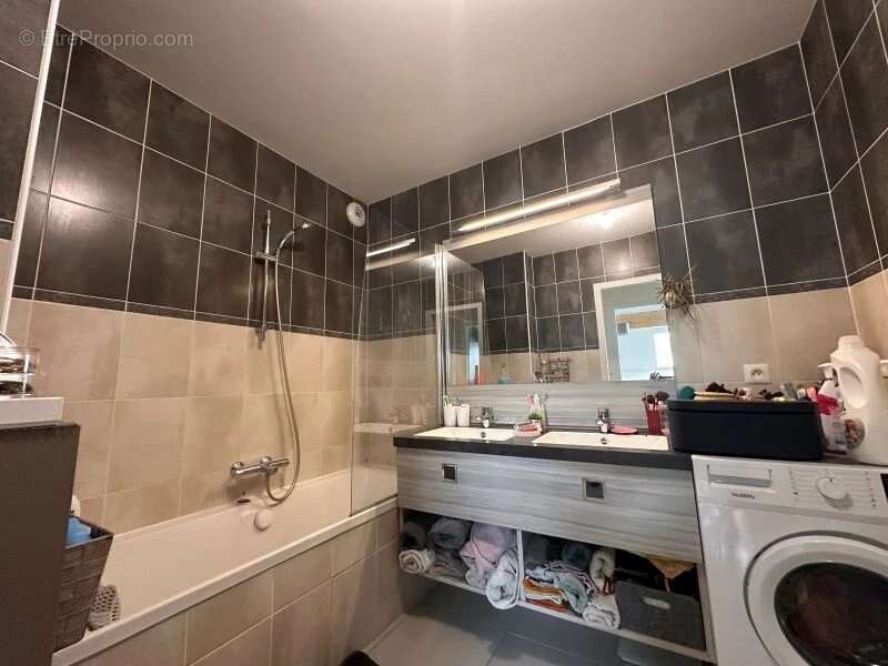 Appartement à GROISY