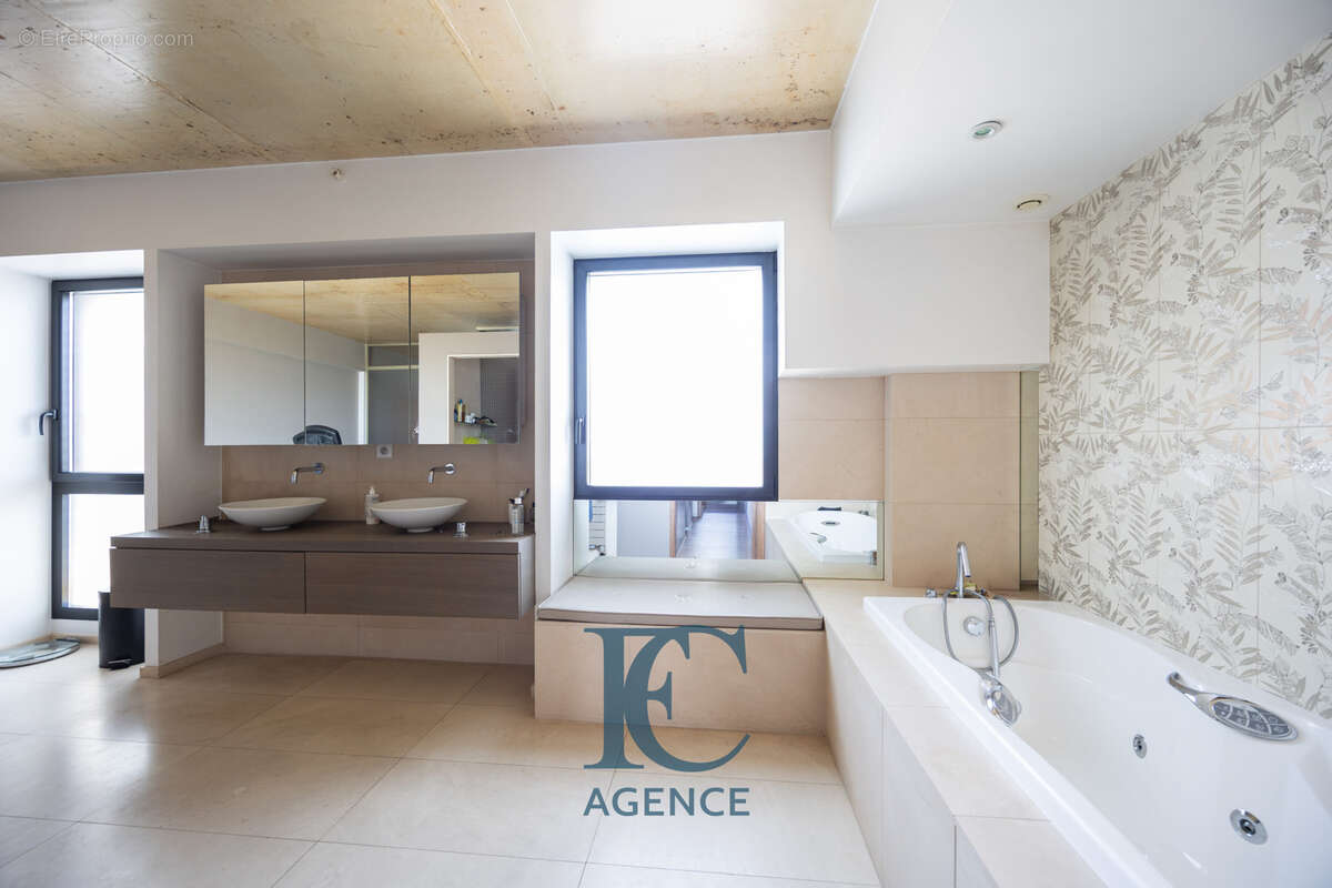 Loft d'architecte de 224 m2 avec vue mer - photo 7