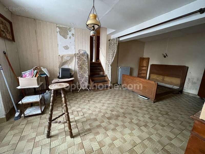 Maison à SAINT-PRIEST-LA-FEUILLE