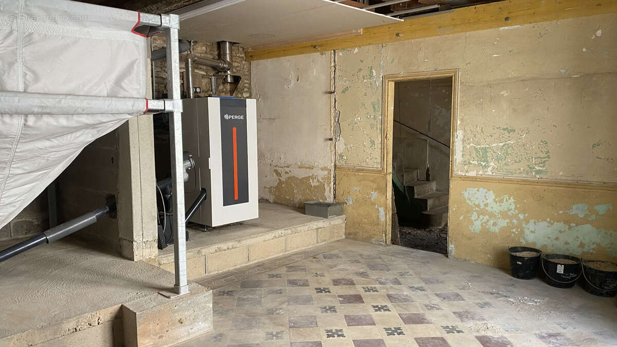 À vendre local commercial avec logement et dépendances à l'isle sur serein (89) - photo 6