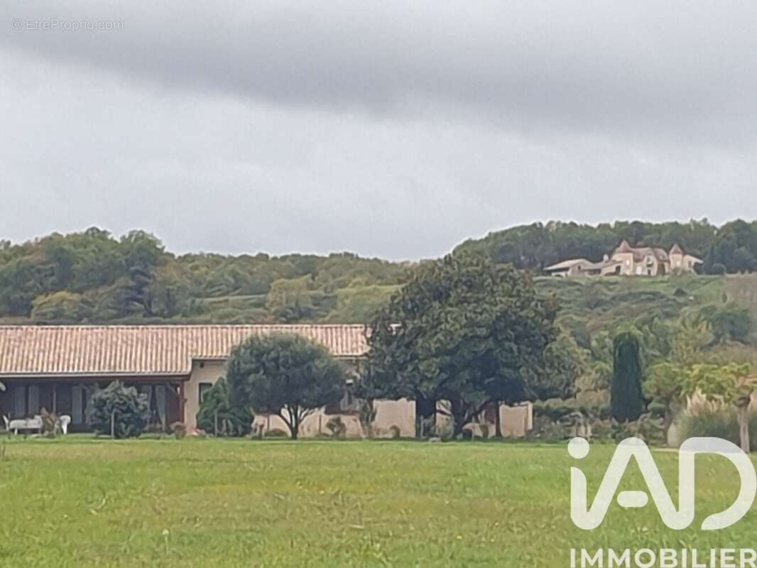 Photo 2 - Terrain à SAINT-PIERRE-DE-BUZET