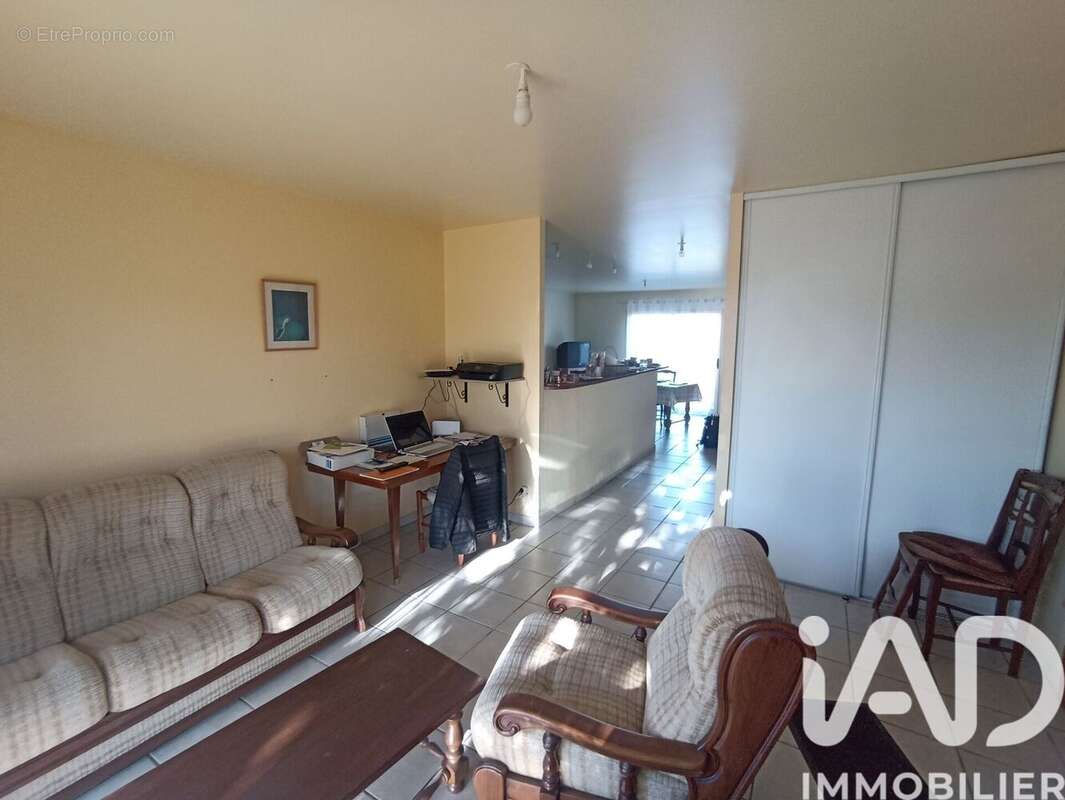 Maison 90 m² à Menigoute  - photo 5