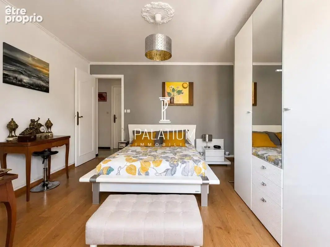 Appartement trois pieces traversant en plein coeur du centre-vil - photo 8