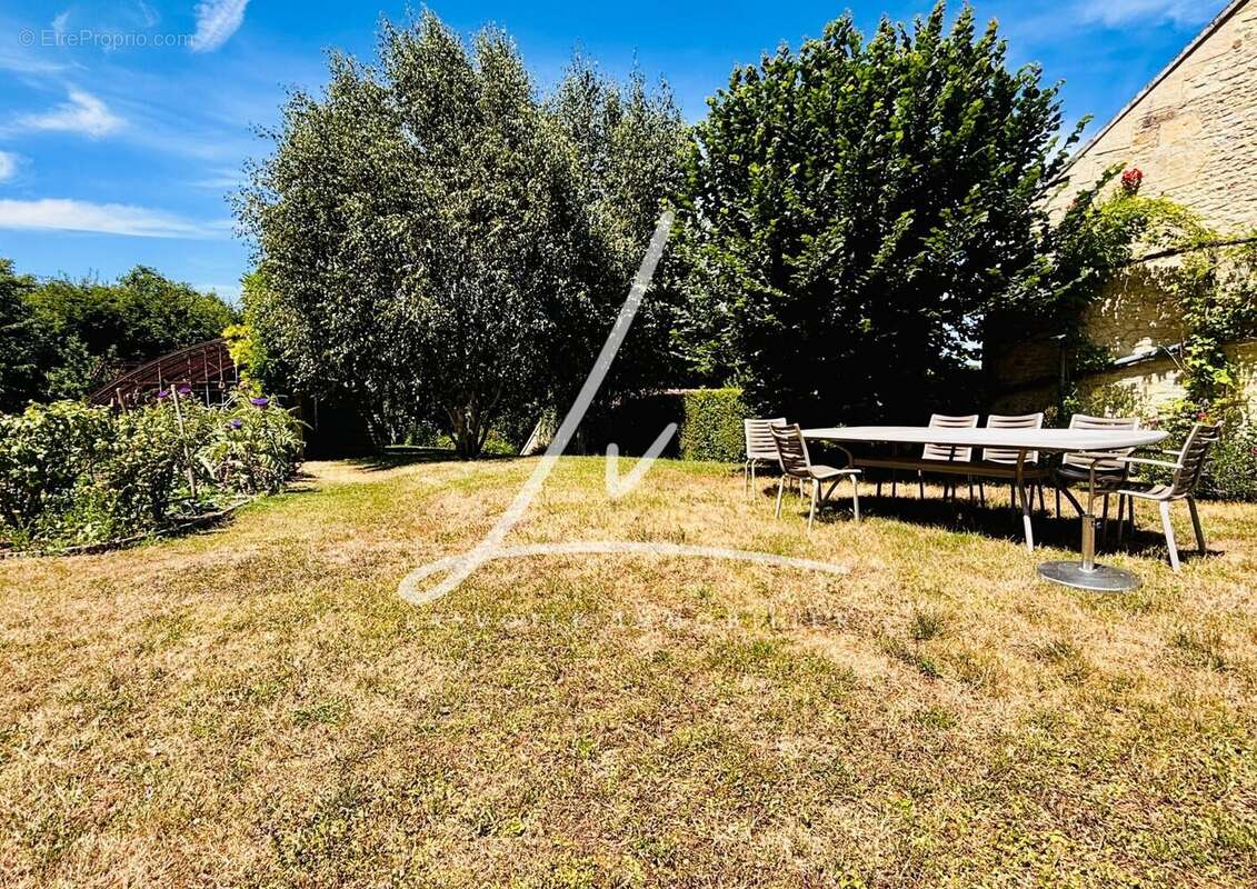 Maison 480 m² à Douvres-La-Delivrande  - photo 4