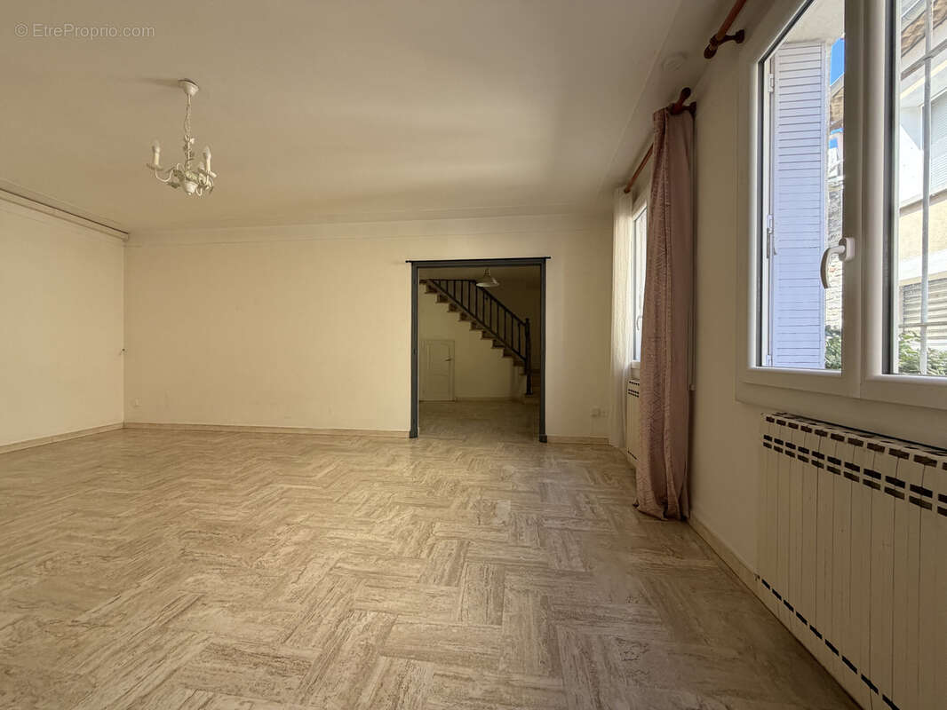 Maison à CADEROUSSE