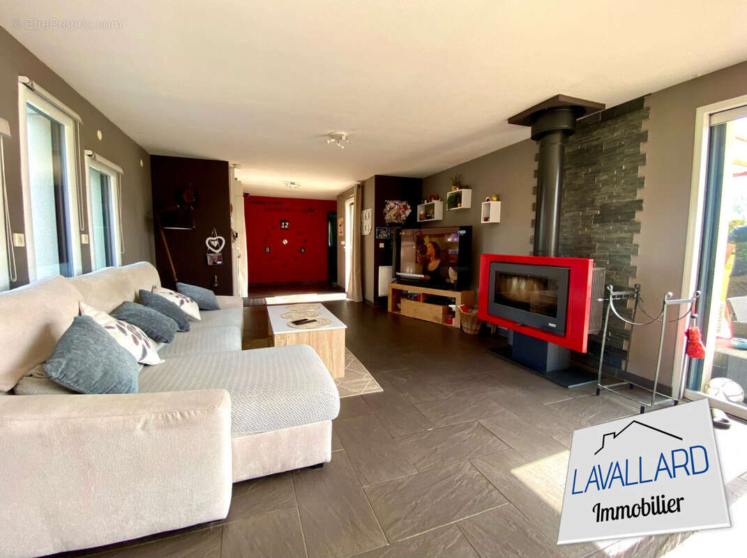 Maison à MONTIGNY-LES-JONGLEURS