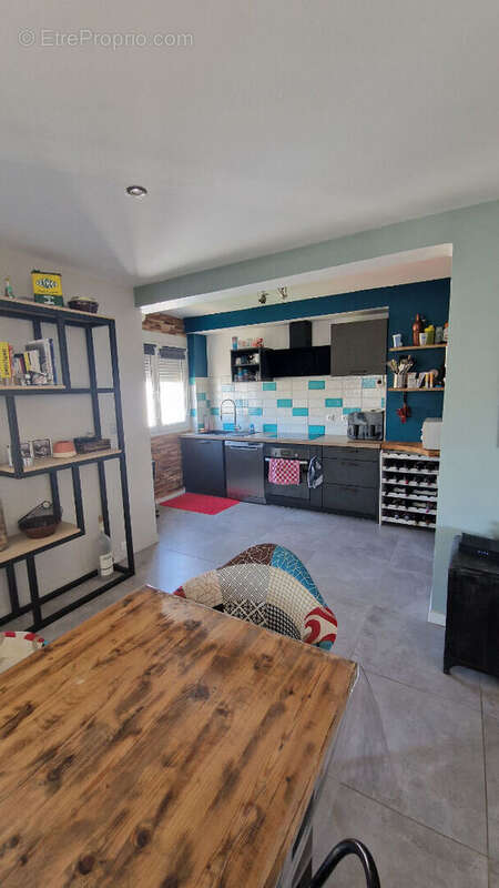 T3  Sète 73.64 m2 entièrement rénové ! - photo 8