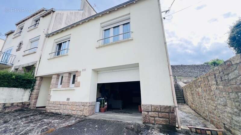 Département Finistère (29) – À vendre à Quimper : Maison T6 de 90 m² habitable avec terrain de 720 m² avec garage - photo 8