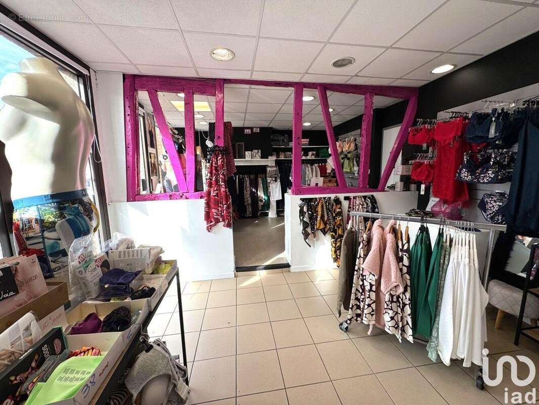 Photo 3 - Commerce à BOURG-ACHARD