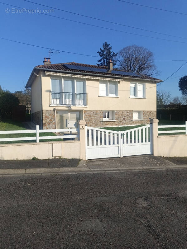 Maison à SAINT-JUNIEN