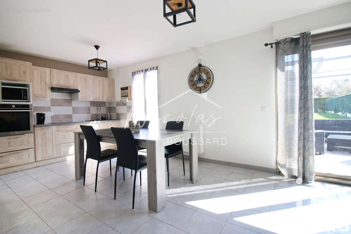 Photo 3 - Maison à LE PLESSIS-BELLEVILLE