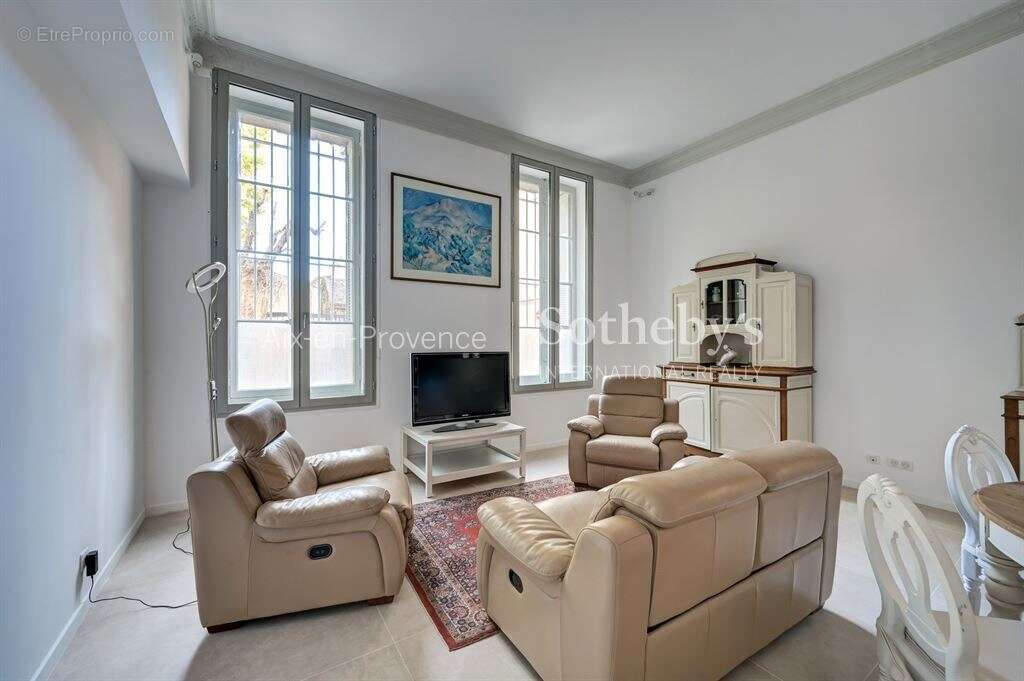 Duplex 175 m² en rez-de-chaussée avec jardin privatif – Quartier Mazarin, Aix-en-Provence - photo 9