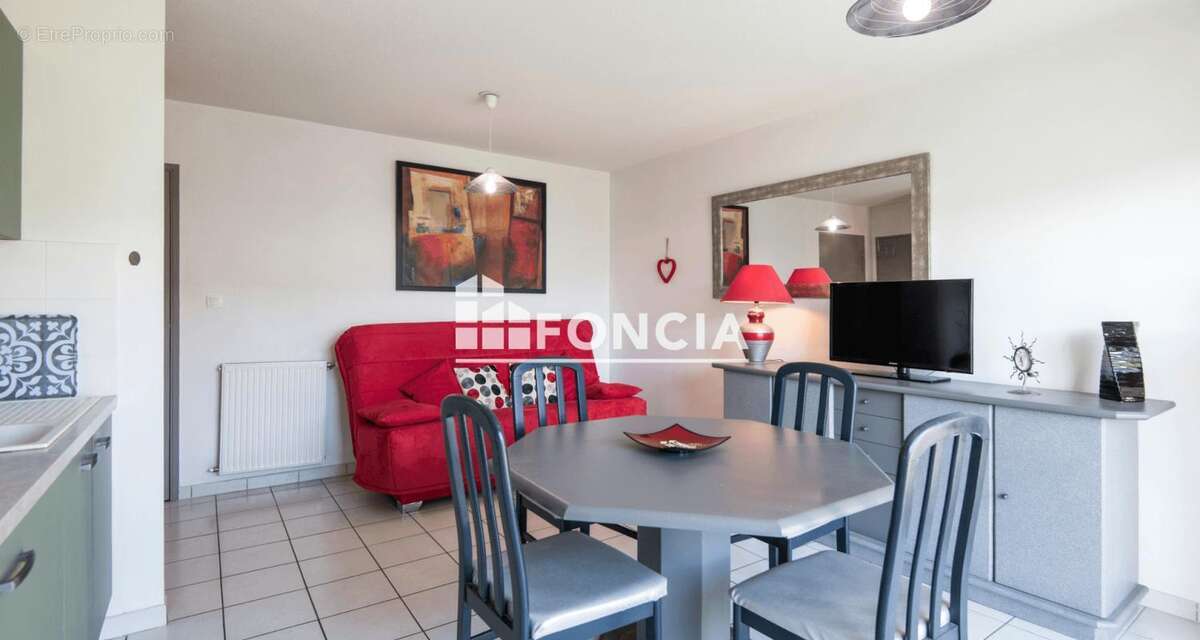 Appartement à ONET-LE-CHATEAU