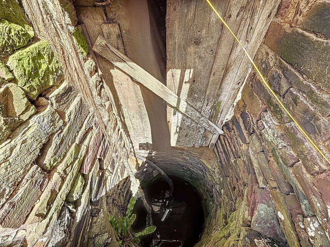 Maison à CONDE-SUR-VIRE