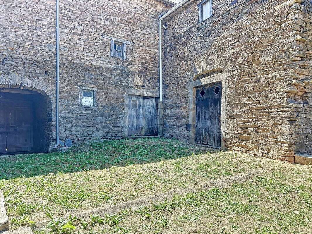 Propriété agricole avec 24 ha d'un seul tenant  Proche Réquista (Aveyron) - photo 10